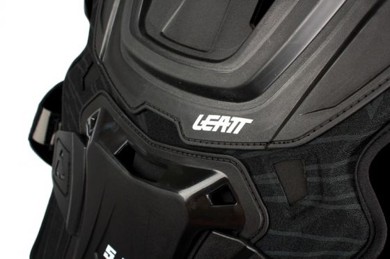 LEATT CHEST PROTECTOR 5.5 PRO BLACK